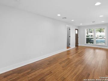 138 Perry Ct, San Antonio, US, TX