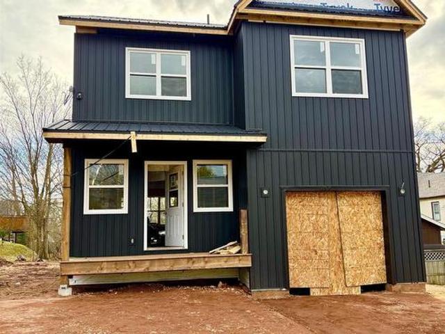 138 Pleasant Street, Truro, NS, B2N 3S4 house for sale | Listing ID 202528 | Royal LePage