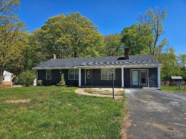 138 W Bethel Dr, Madison Heights, VA 24572