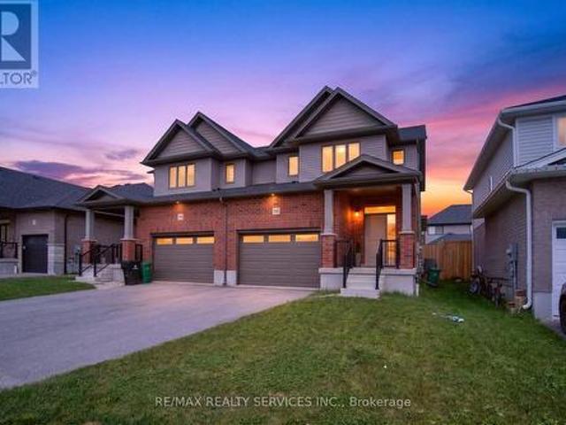 138 Woodberry Crescent, Woolwich, ON, N3B 0E5 house for sale | Listing ID X13547 | Royal LePage
