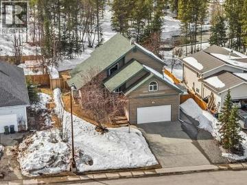 House for sale in Whitehorse Unorganized - Parking