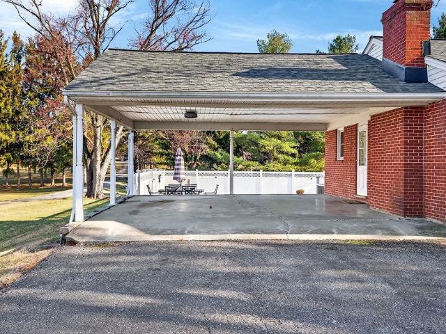 138 tinkling spring rd