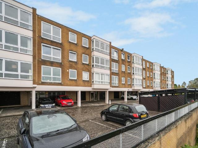 138B Southbrae Drive, Jordanhill. 1 bed apartment to rent £825 pcm £190 pw