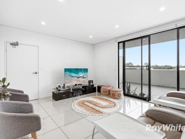 138sqm on title, Double Balconies and a Huge North Facing Terrace