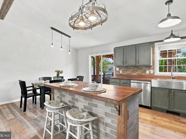 13941 Green Mountain Drive