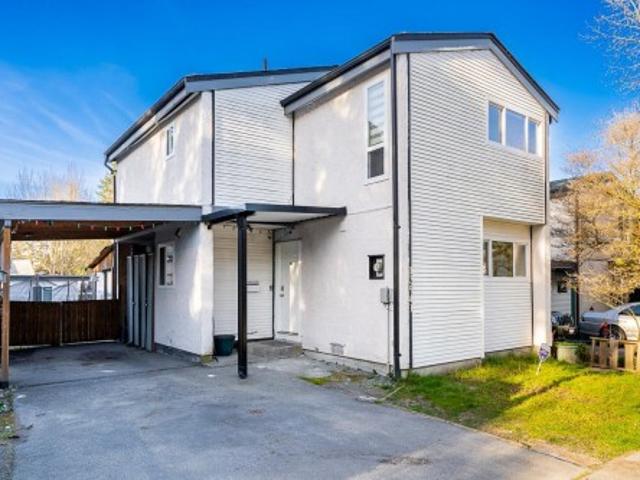 1394 A Avenue, Surrey, BC, V3W 6P5 house for sale | Listing ID R3153 | Royal LePage
