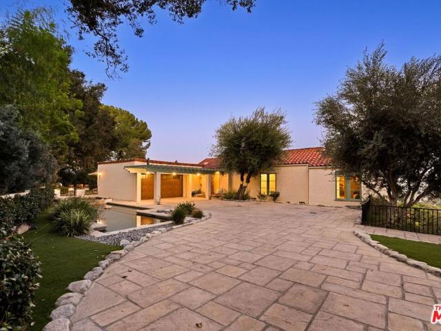 1395 Inverness Drive