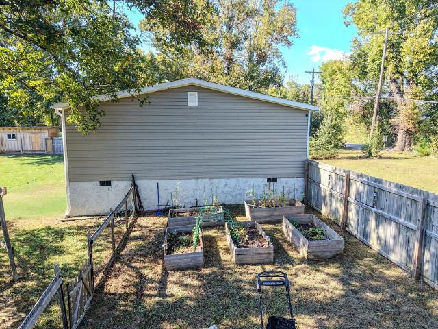 1395 Jewell Rd