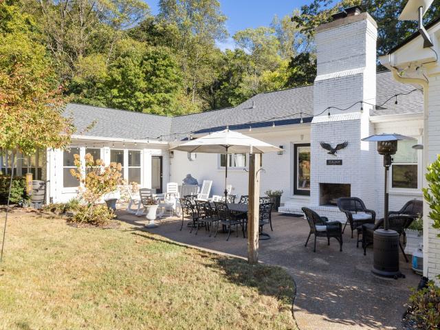 1395 Roy Sellers Rd