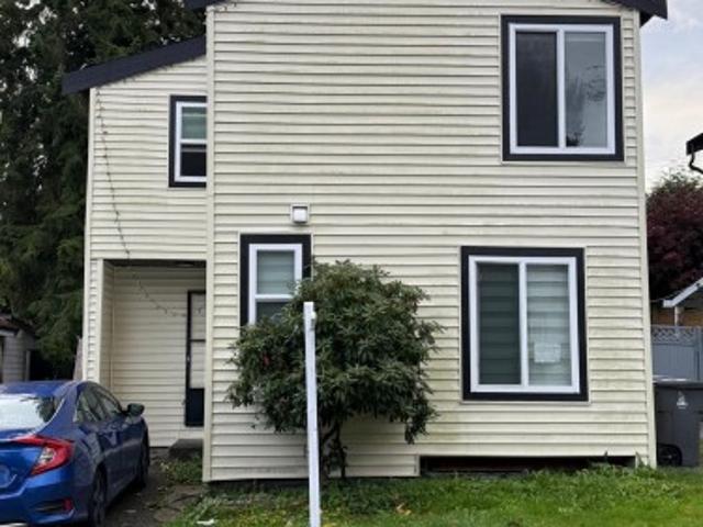 1396 A Avenue, Surrey, BC, V3W 6P6 house for sale | Listing ID R3109 | Royal LePage