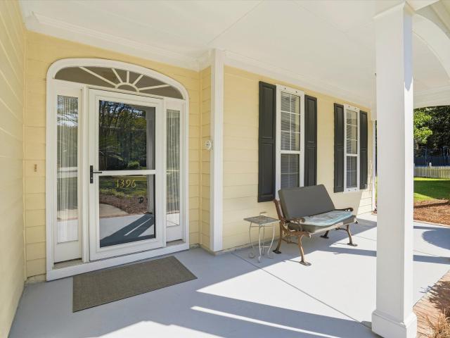 1396 Lakecrest Court