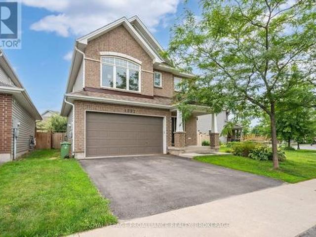 1397 Waterside Way, Kingston. East Incl Barret Crt, ON, K7K 0E9 house for sale | Listing ID X13772 | Royal LePage