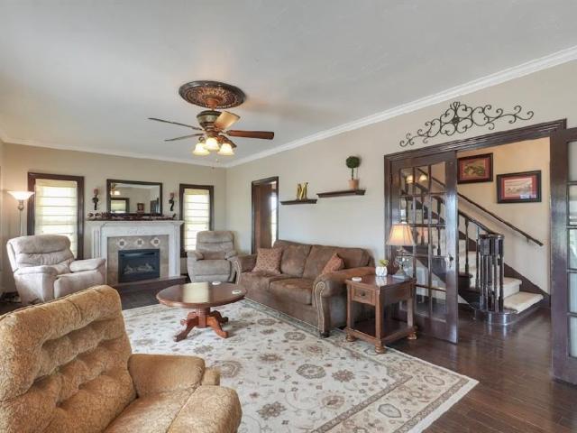 13902 Valley View Road
