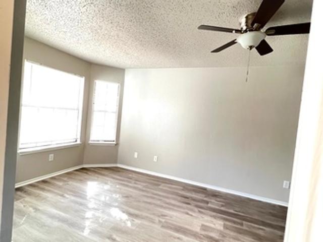 13902 Laurel Hollow Dr