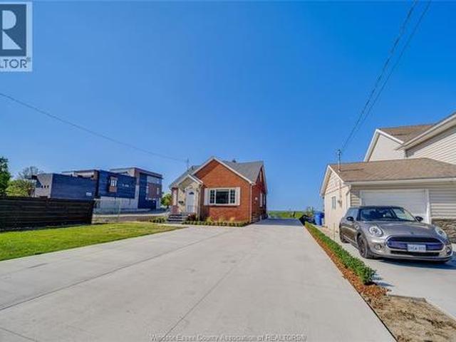 13902 Riverside Drive, Tecumseh, ON, N8W 1B6 house for lease | Listing ID 26023 | Royal LePage
