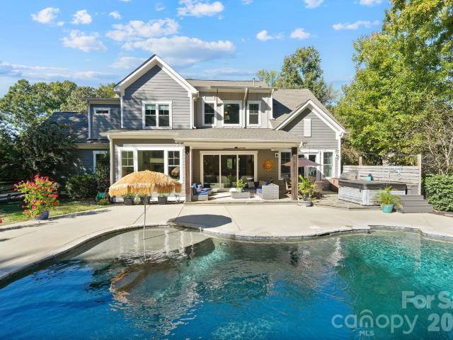13908 Island Drive