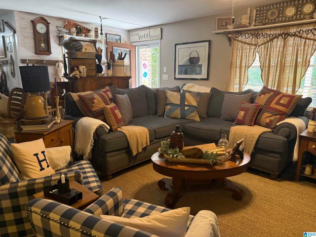 1390 Echo Trail
