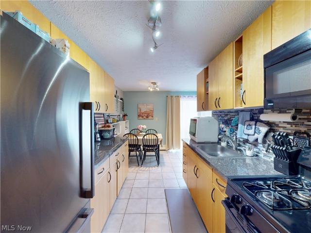 1390 Golden Gate Boulevard E204