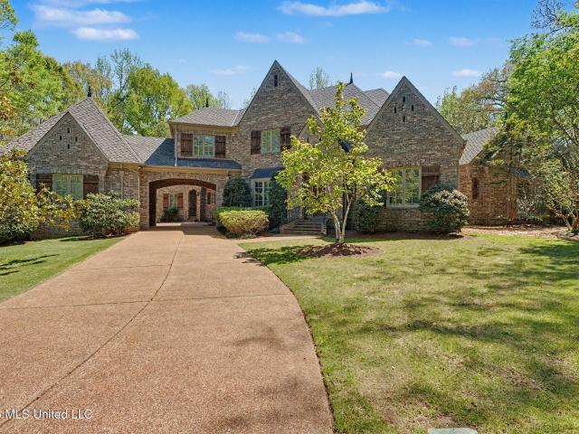 13921 Valley Oaks Drive