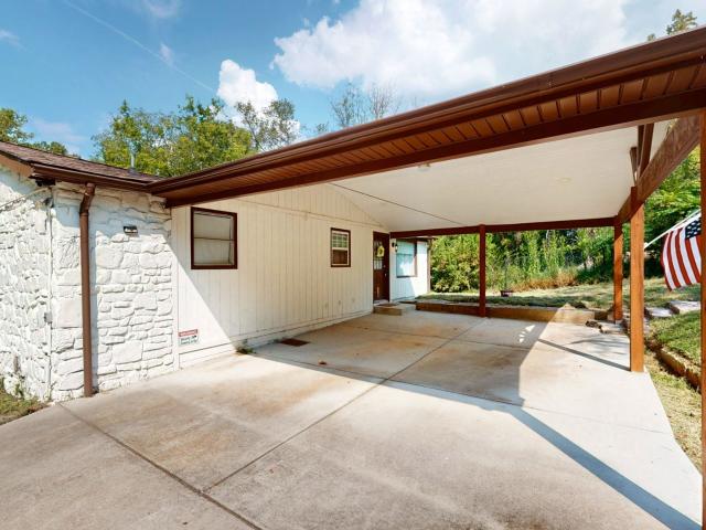 1392 Fairview Blvd