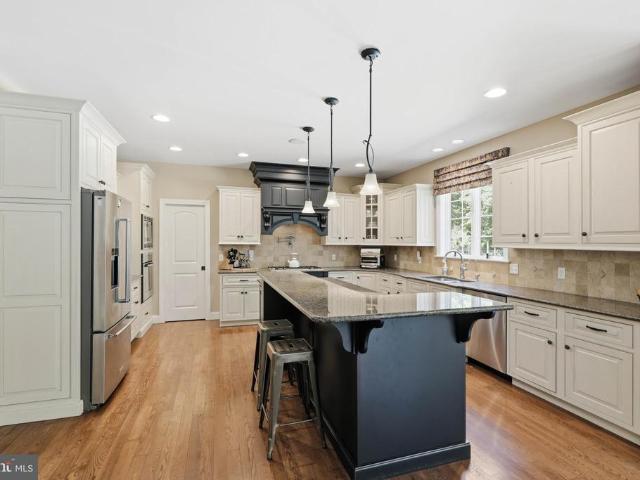 1392 Fox Hill Drive