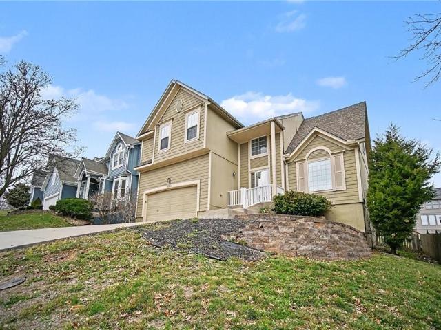 1392 st Pl, Shawnee, KS 66216 | MLS #2607
