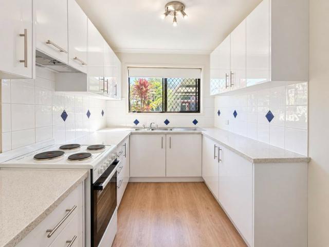 13/93 logan street, beenleigh qld for rent lj hooker