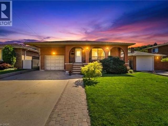 139 Glen Valley Drive, Hamilton, ON, L8K 6A1 house for sale | Listing ID 40862 | Royal LePage