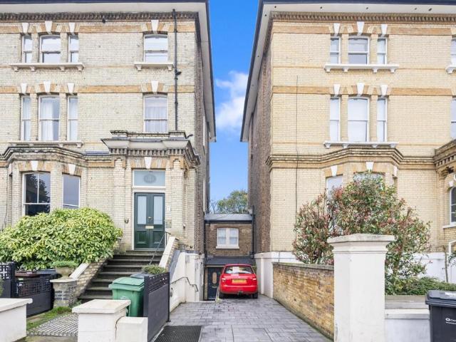 139 King Henry's Road, Primrose Hill, London, NW3 3RD, United Kingdom | 3 bed apartment for rent #139265546 | Rentberry
