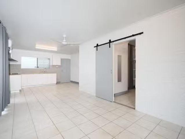 1/39 Hibiscus Lane, Holloways Beach, QLD 4878
