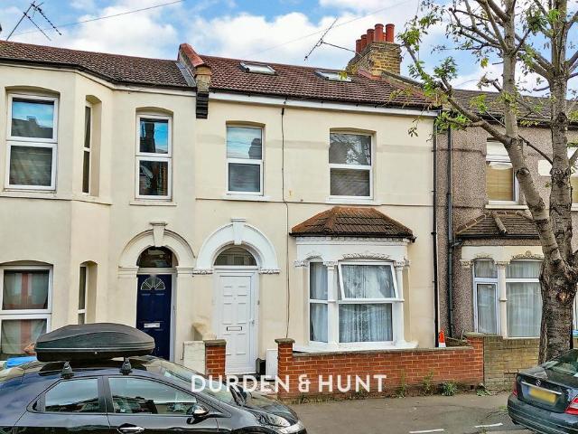 139 Montague Road, London, E11 3EW, United Kingdom | 3 bed apartment for rent #135670932 | Rentberry