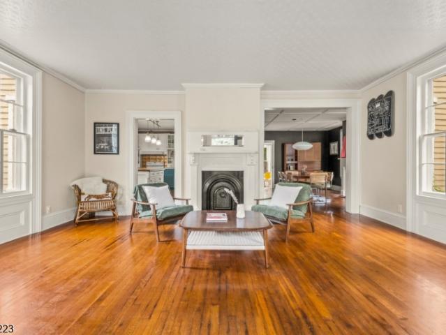 139 Main St