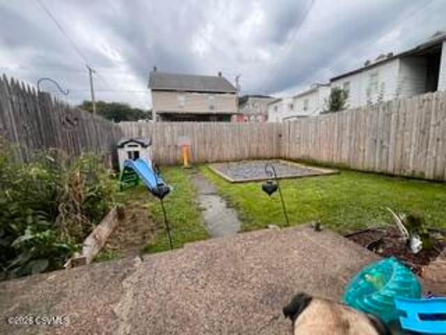 139 S 6TH Street