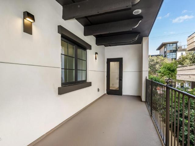 139 S Oak Knoll Avenue 204