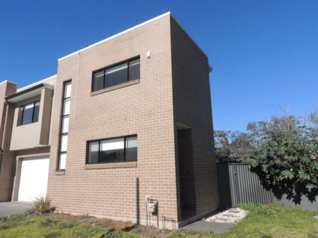 1/39 Tall Tree Drive, Glenmore Park, NSW 2745