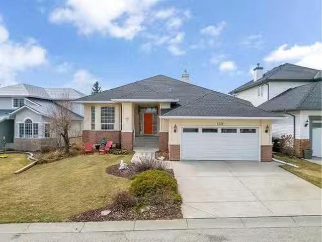 139 Valley Ridge Green Nw, Calgary, AB, T3B 5L5 house for sa.
