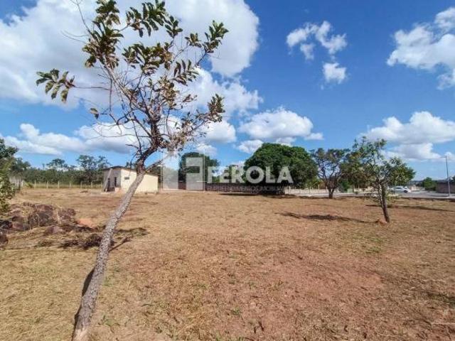 17.500 metros Chacara dentro da cidade quadra 12 park Way aceita financiamento area verde cercada