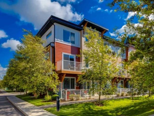 17 111 Rainbow Falls Gate, Chestermere, AB, T1X 0Z4 townhouse for sale | Listing ID A2320 | Royal LePage