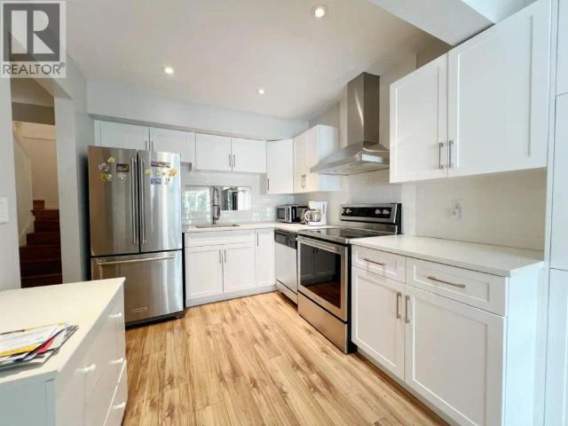 17 1141 EAGLERIDGE DRIVE — 3 Bedroom
