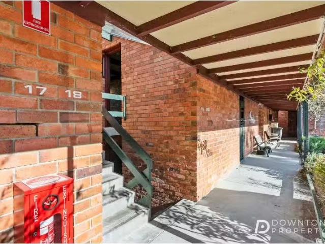 17 18/20 Kirby Ct, West Hobart House for rent Listed by Emily.