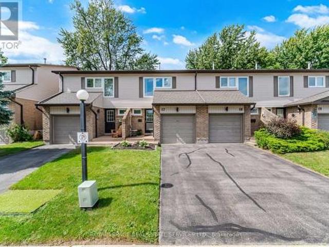 17 2411 Sovereign Street, Oakville, ON, L6L 1M1 townhouse for sale | Listing ID W13773 | Royal LePage