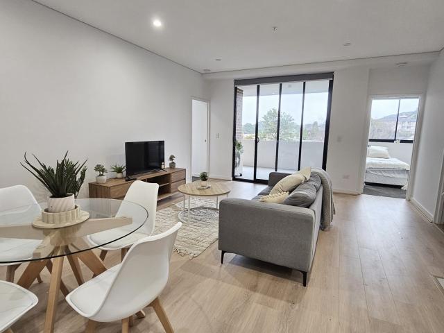 17 37 Wollongong Rd, Arncliffe