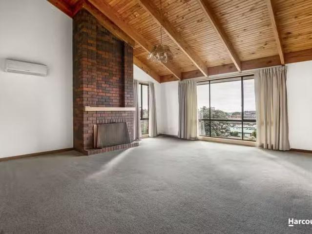 17 Taroona Avenue, SHOREWELL PARK, TAS 7320 House for Rent