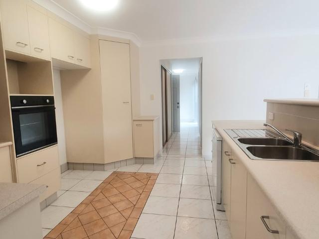 17 Thornbill PlaceBurleigh Waters QLD 4220, Australia