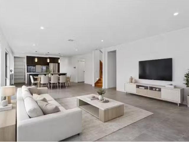 17 Tishler Street, WRIGHT House for rent Listed by Property M.