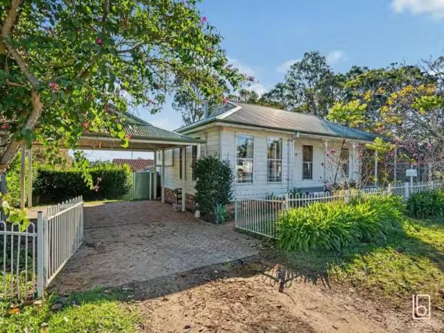 17 Tosca Drive, GOROKAN House for rent Listed by Craig Andrew.