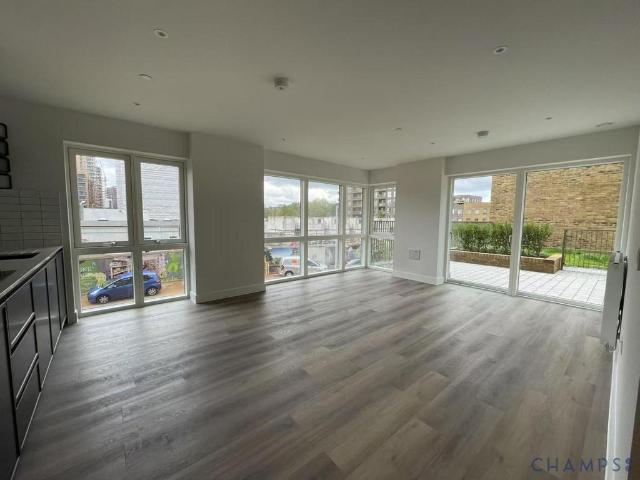 17 Townsend Road, SE3 3 bed flat to rent £2,947 pcm £680 pw