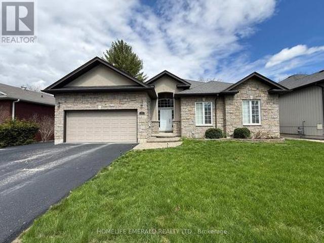17 Tree Top Street, Essa, ON, L0M 1B2 house for sale | Listing ID N13069 | Royal LePage