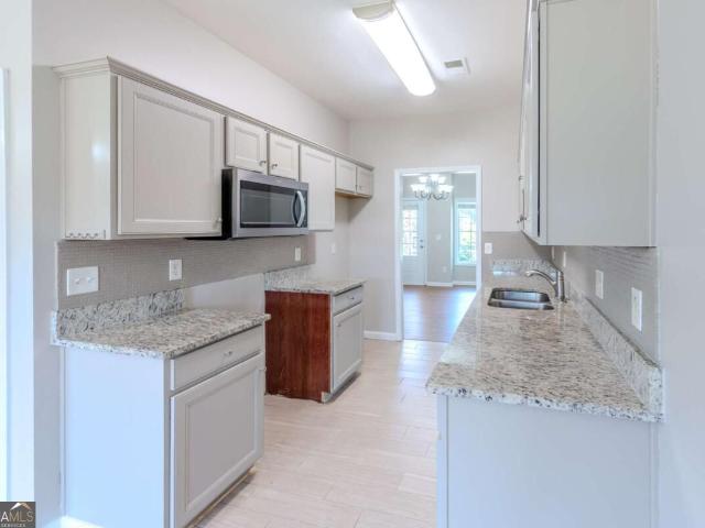 17 Village Glen
