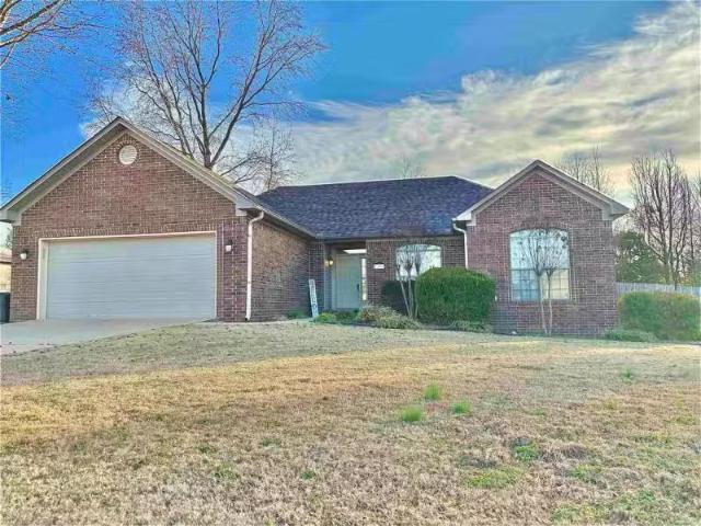 17 VILSONIA WAY, VILONIA, AR 72173